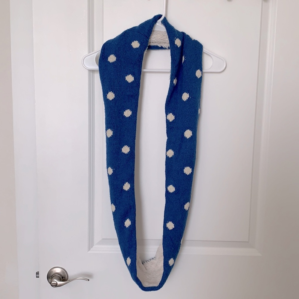 Gilly Hicks Infinity Scarf